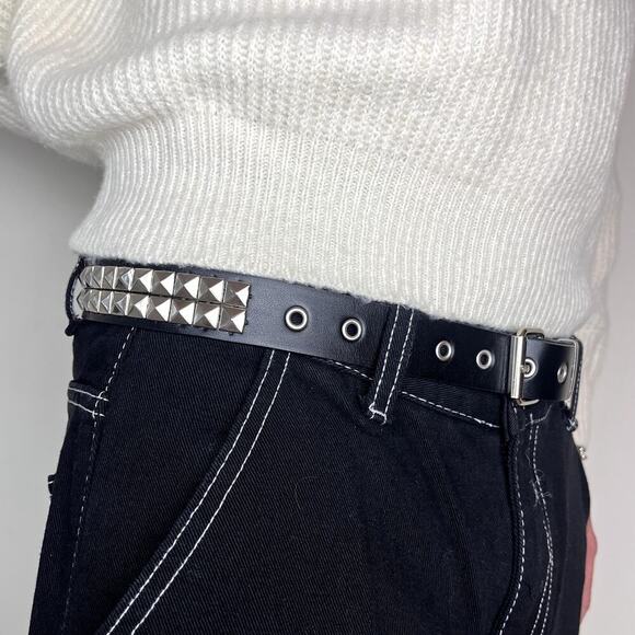 Y2k 2000s classic pyramid studded black and silver goth emo belt - Picture 1 of 6